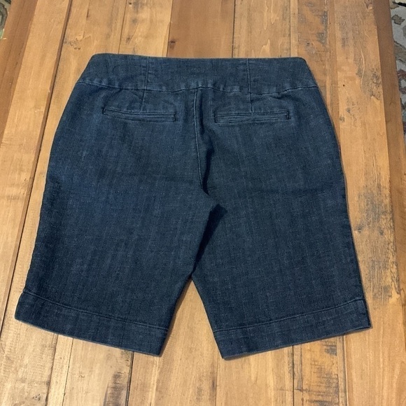 One5one Mid Length Shorts, Size 8P, Medium Navy Denim. - Picture 2 of 4
